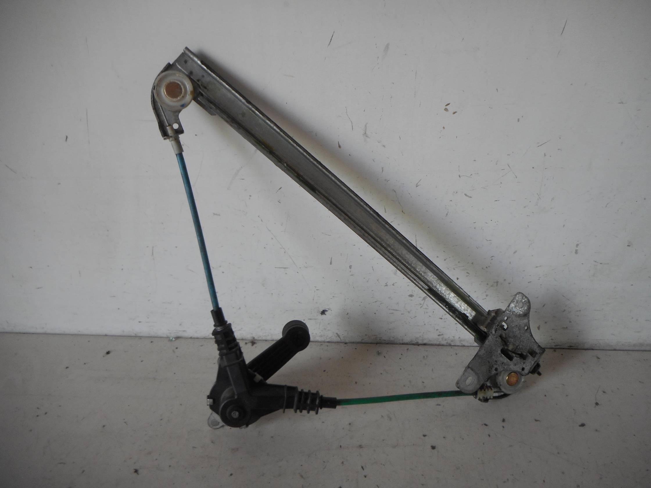 Alzacristallo porta post. sx.